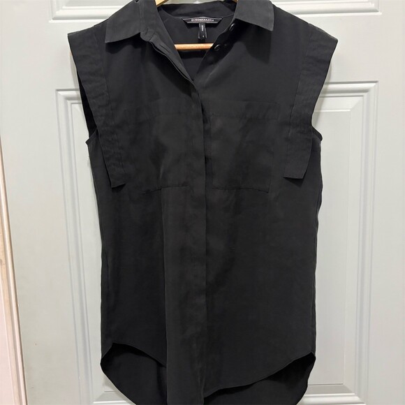 BCBGMaxAzria Tops - BCBGMAXAZRIA Blouse Womens Size S Black Sleeveless Button Front Hi-Low Top